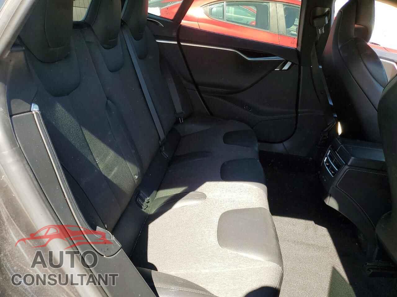 TESLA MODEL S 2017 - 5YJSA1E15HF202892