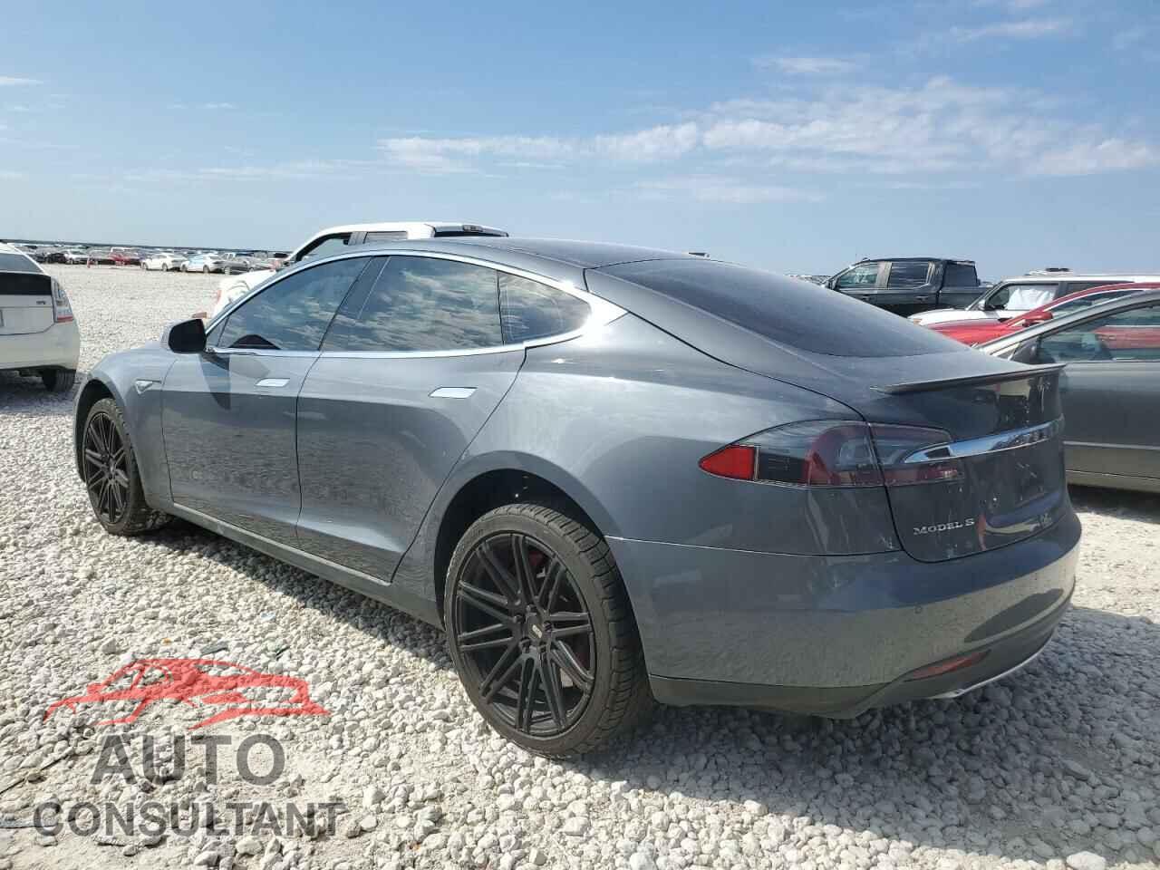 TESLA MODEL S 2013 - 5YJSA1CP7DFP21010