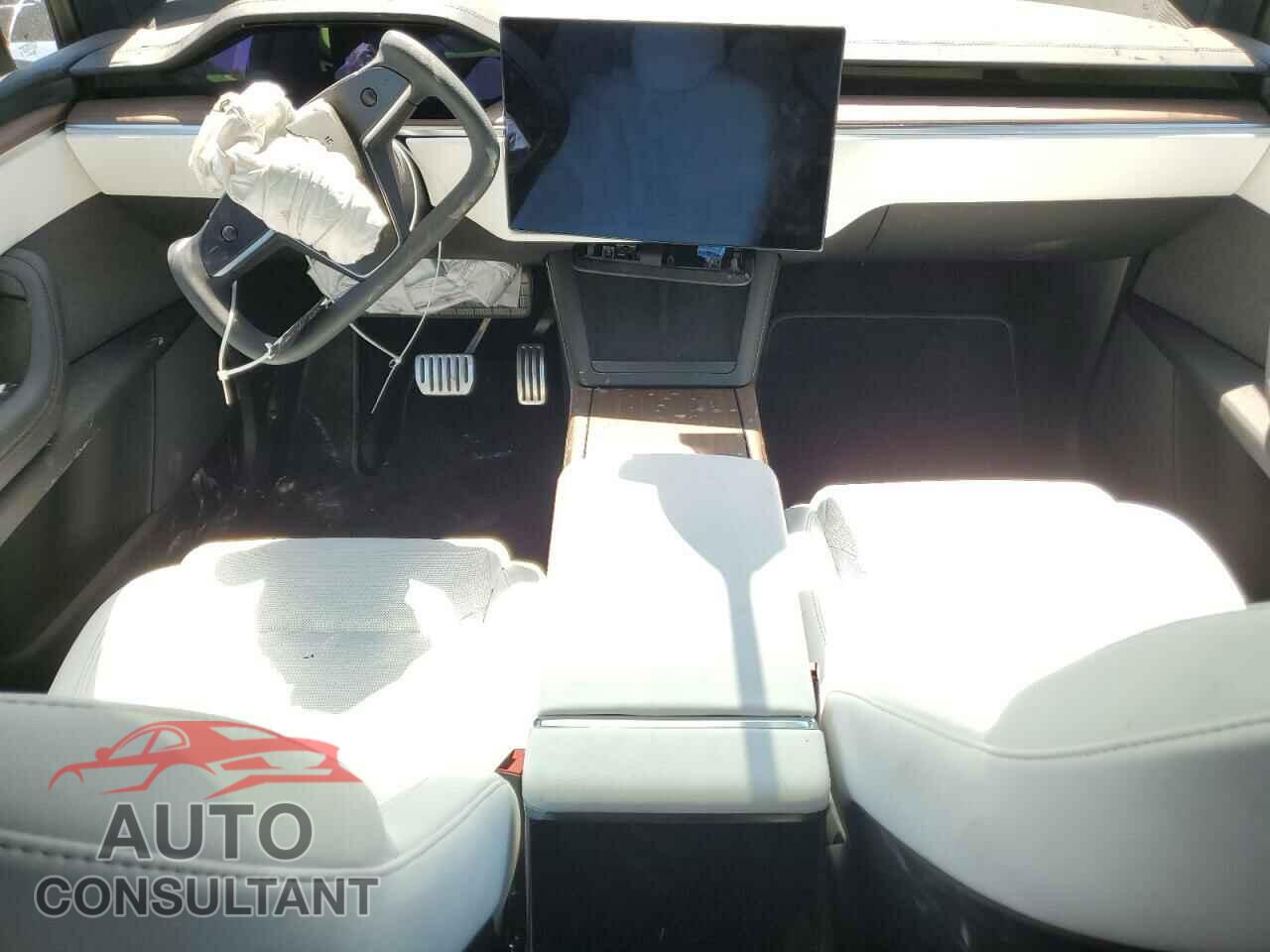 TESLA MODEL X 2023 - 7SAXCBE5XPF410521