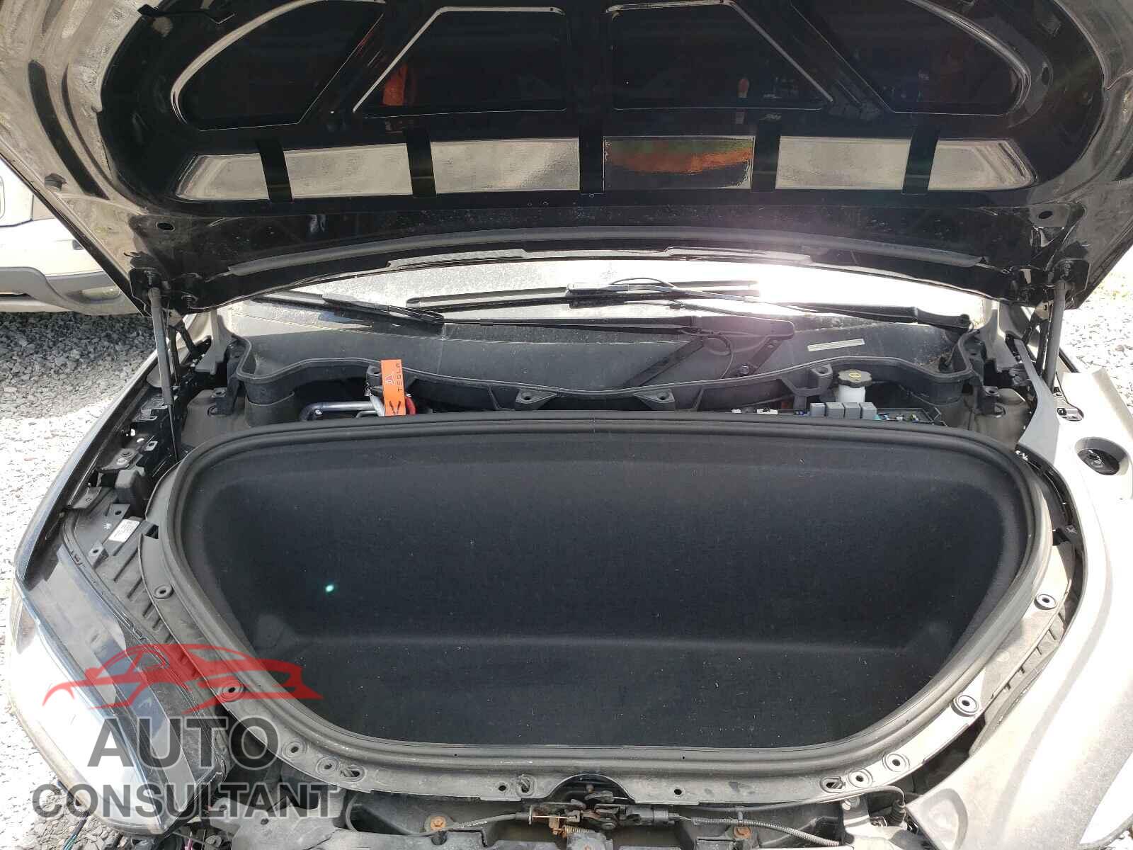 TESLA MODEL X 2017 - 5YJXCDE23HF077143