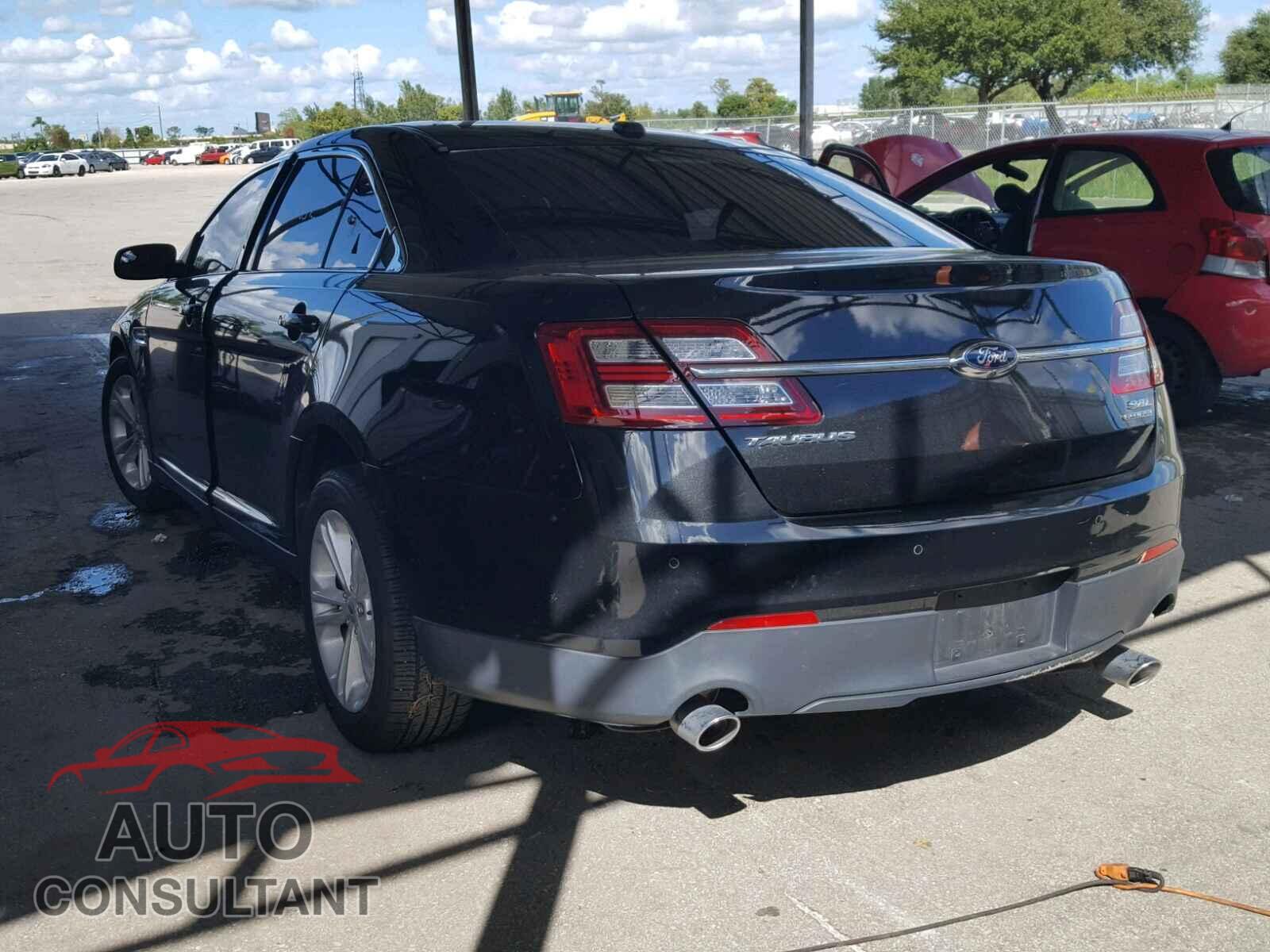 FORD TAURUS 2015 - 1FAHP2E89FG135704