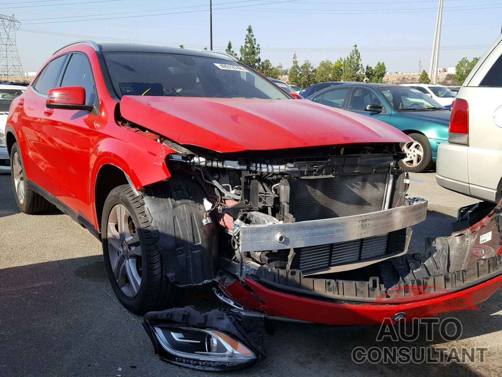 MERCEDES-BENZ GLA 250 2015 - WDCTG4EB5FJ132789