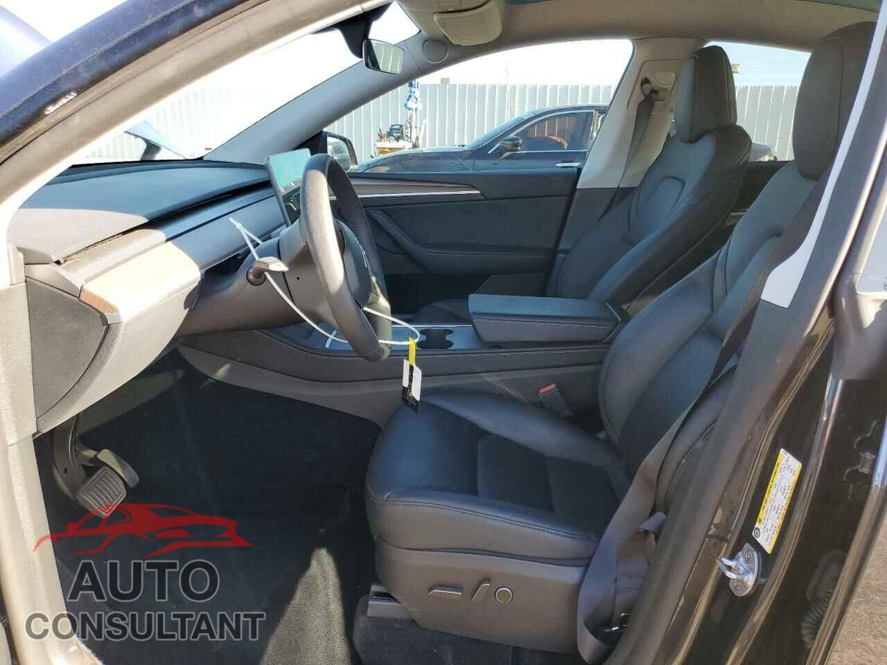 TESLA MODEL Y 2024 - 7SAYGDED3RF151031