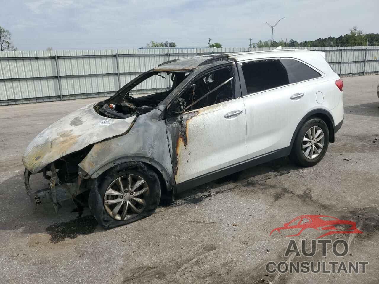 KIA SORENTO 2018 - 5XYPG4A32JG408988