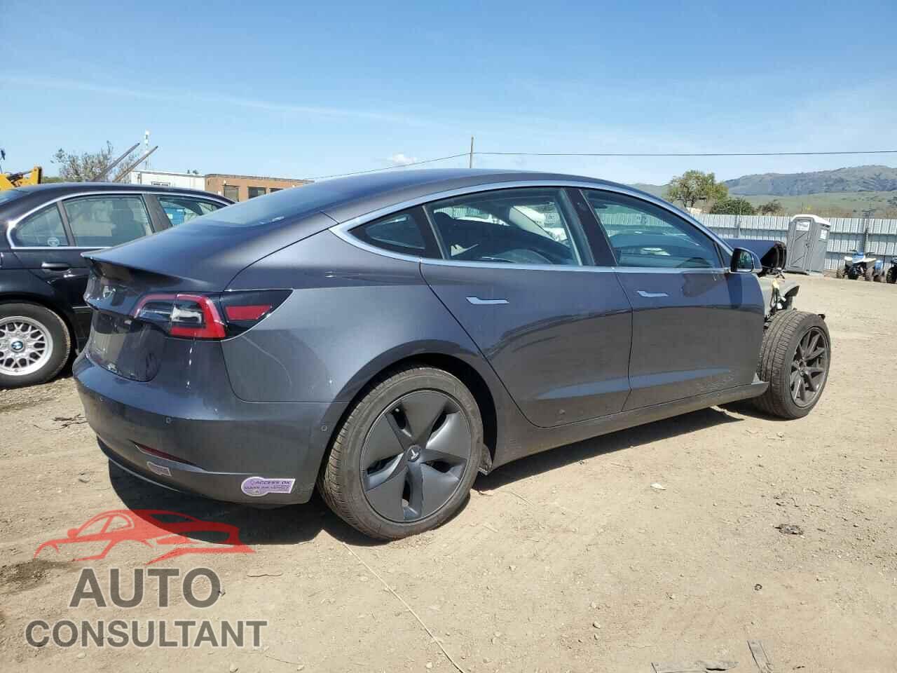TESLA MODEL 3 2018 - 5YJ3E1EA1JF025711