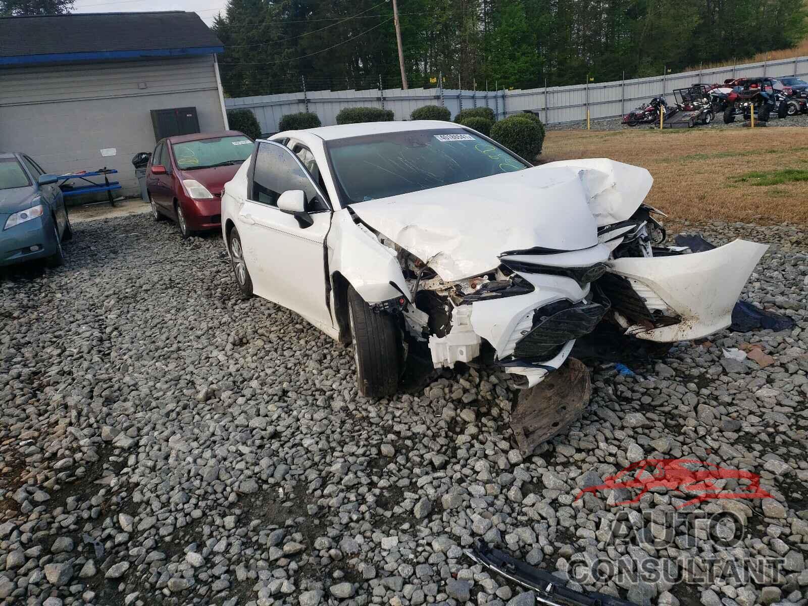 TOYOTA CAMRY 2018 - 4T1B11HK5JU539284