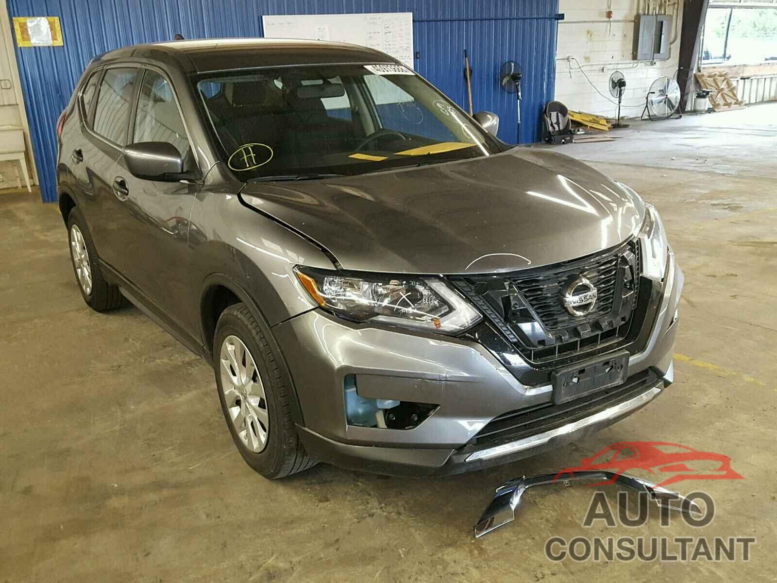 NISSAN ROGUE S 2017 - KNMAT2MTXHP545900