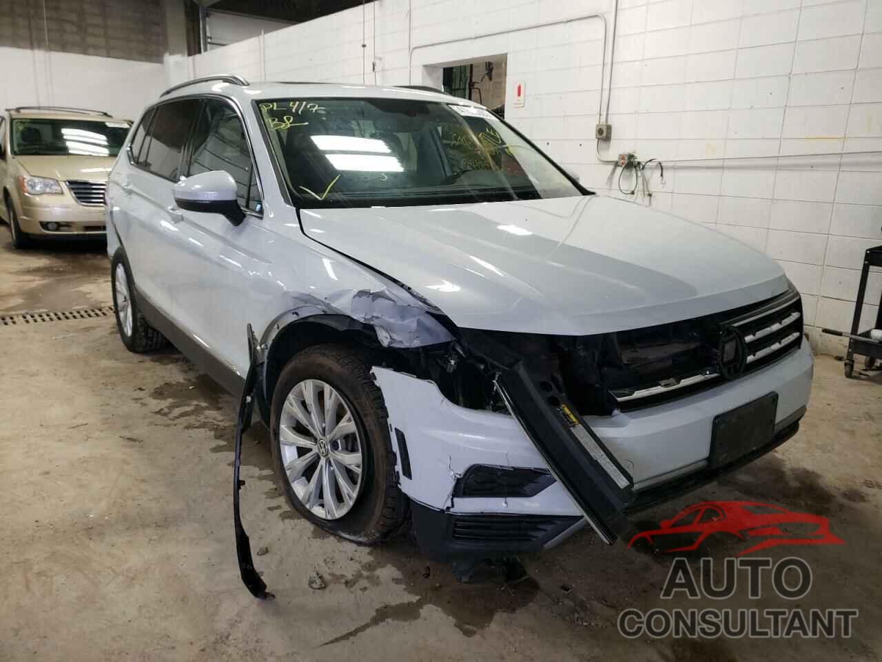 VOLKSWAGEN TIGUAN 2018 - 3VV2B7AX7JM093851