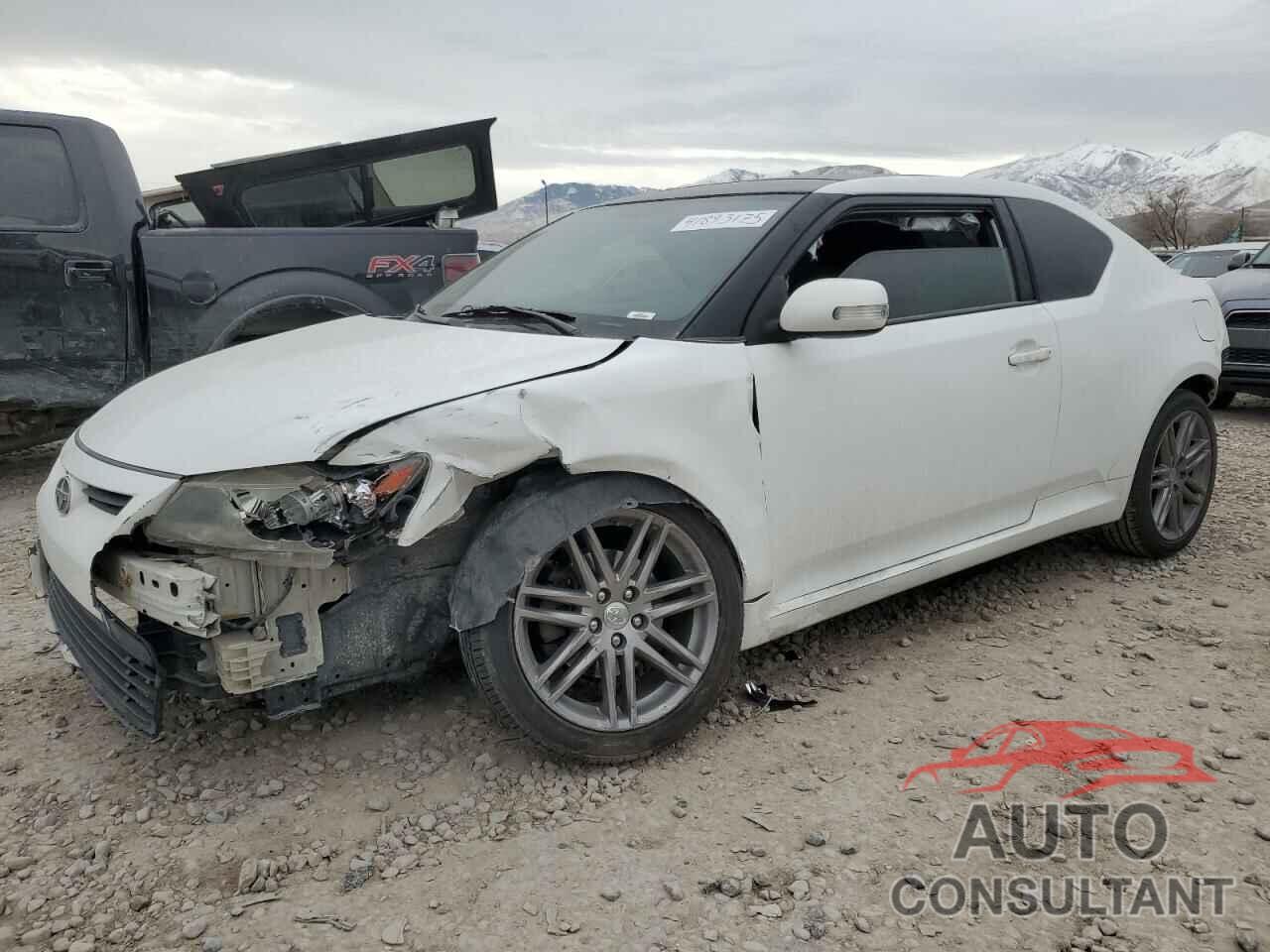 TOYOTA SCION 2012 - JTKJF5C79C3039383