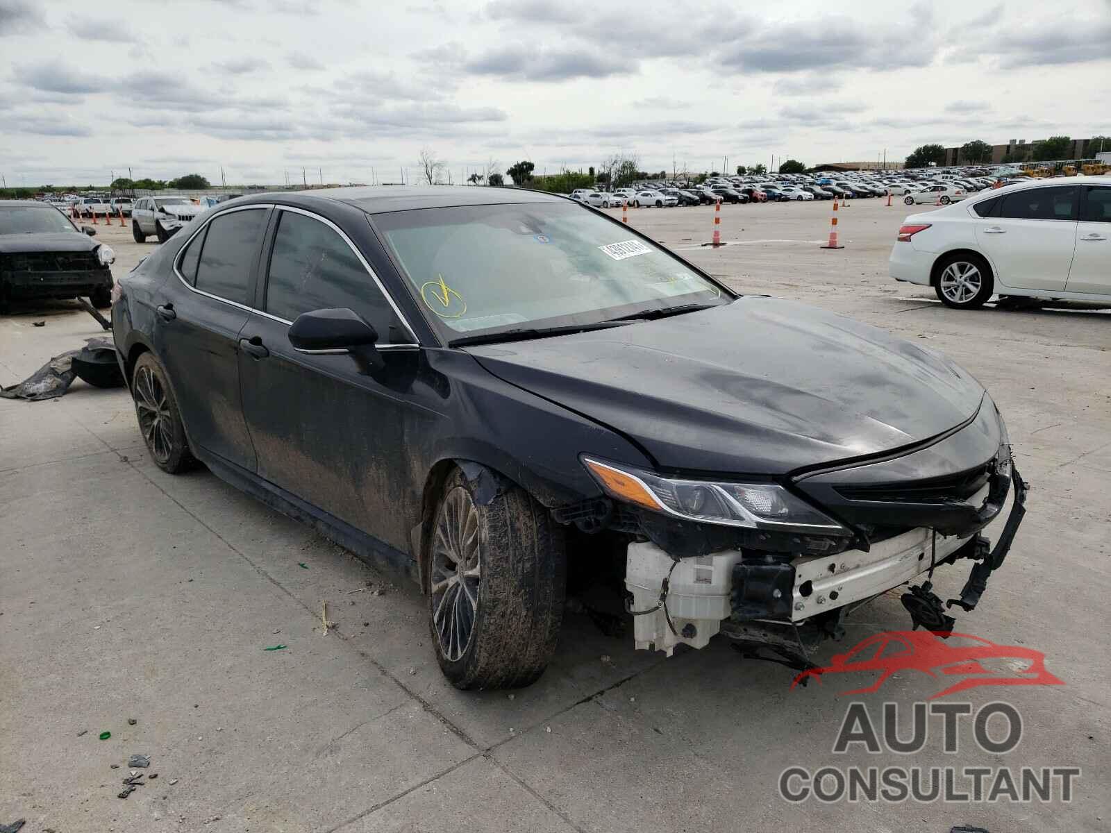 TOYOTA CAMRY 2018 - 4T1B11HK1JU667795