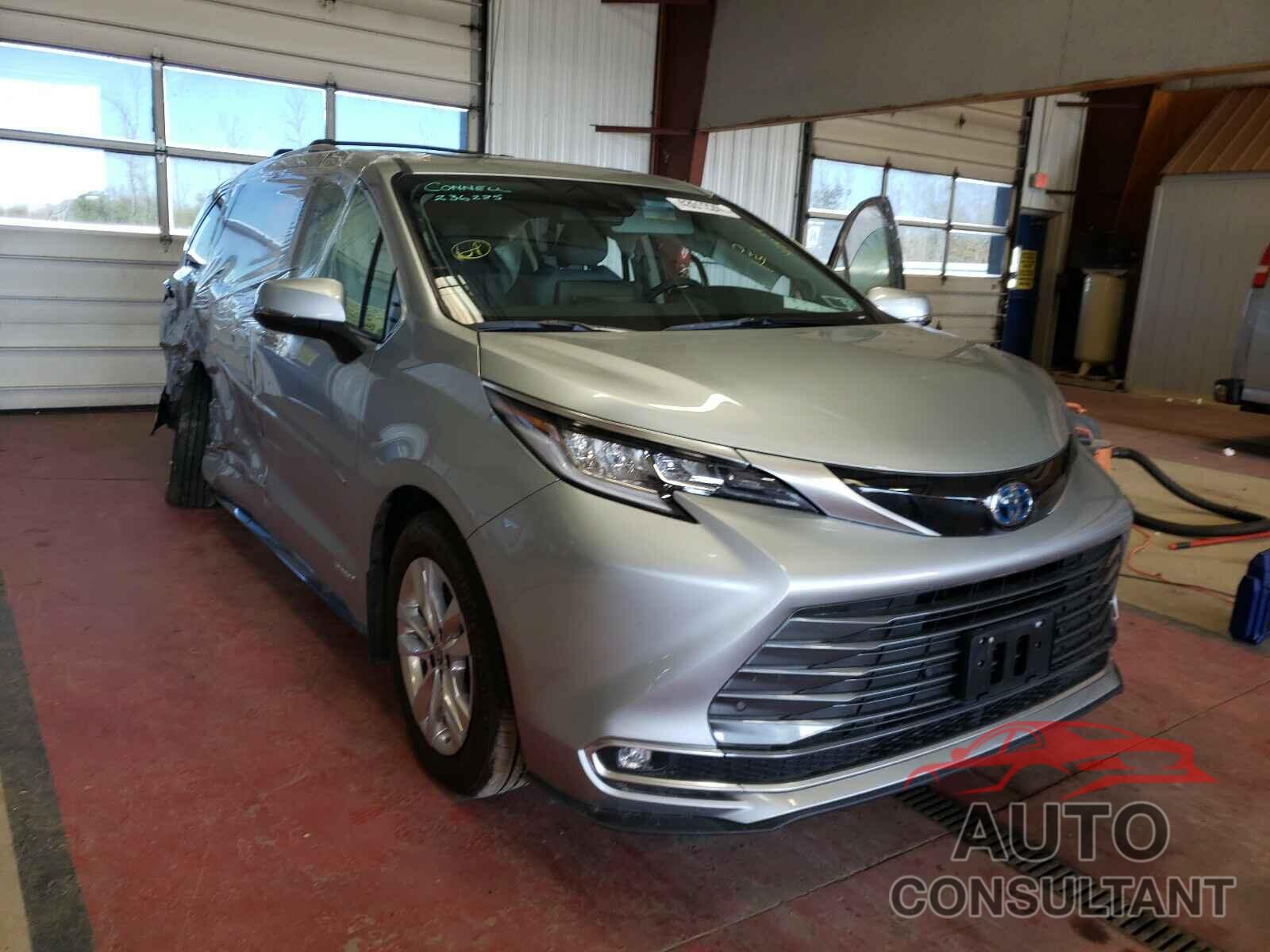 TOYOTA SIENNA 2021 - 5TDZRKEC9MS017684