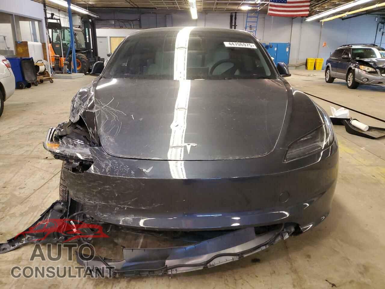 TESLA MODEL 3 2024 - 5YJ3E1EA2RF860728