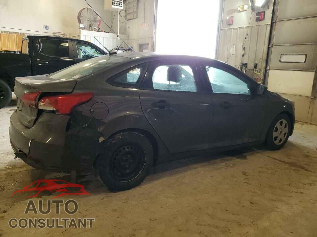 FORD FOCUS 2015 - 1FADP3E20FL220177