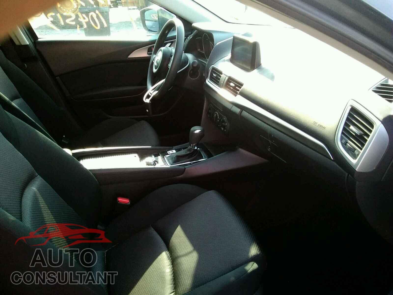 MAZDA 3 2017 - 3MZBN1U72HM127653