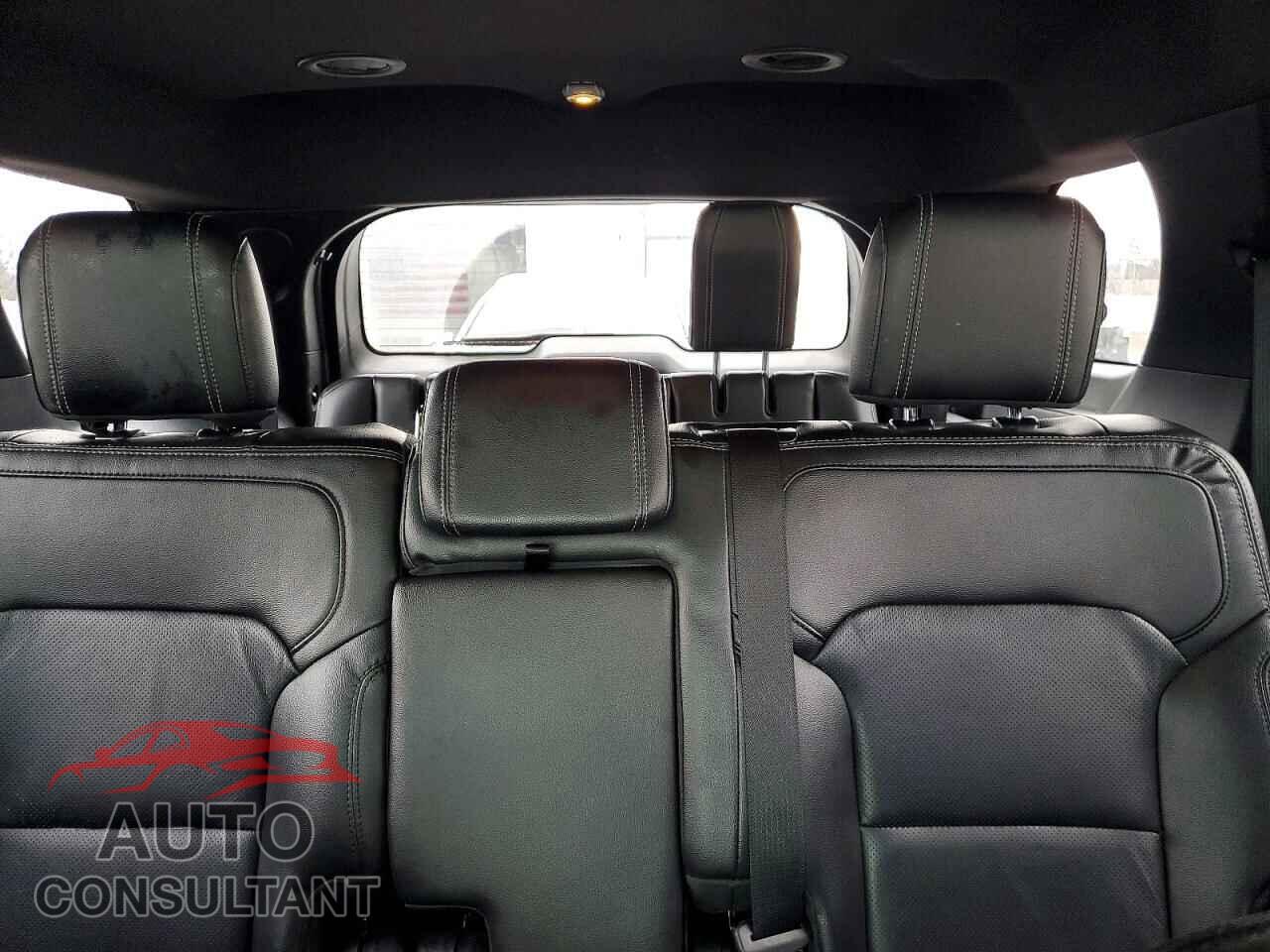FORD EXPLORER 2018 - 1FM5K8F84JGB00327