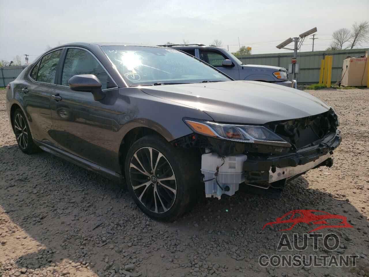 TOYOTA CAMRY 2018 - 4T1B11HK2JU628844