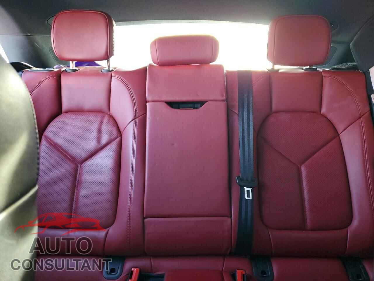PORSCHE MACAN 2024 - WP1AA2A56RLB19396