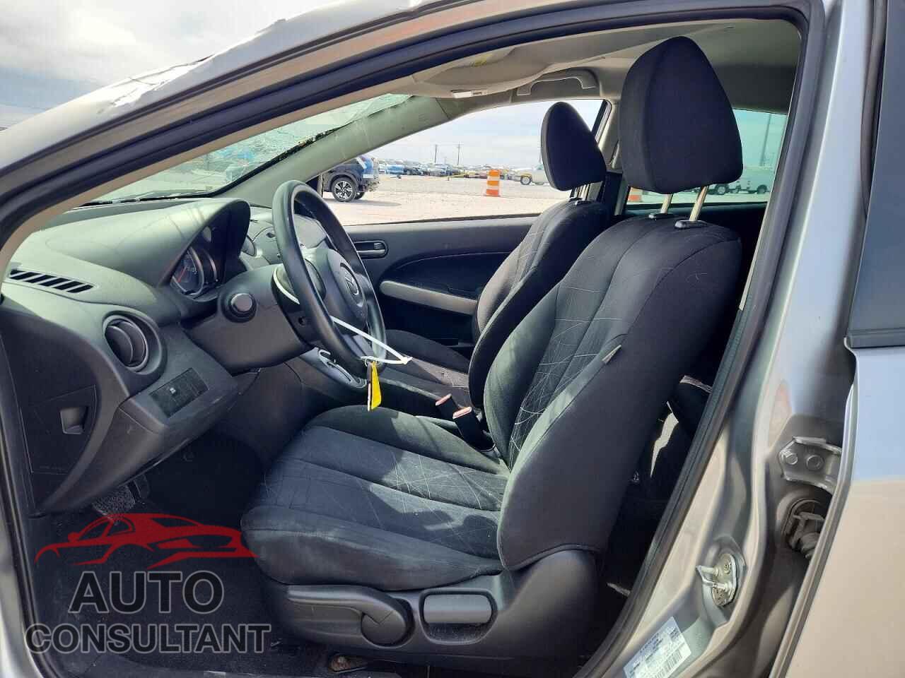 MAZDA 2 2012 - JM1DE1KY8C0132732