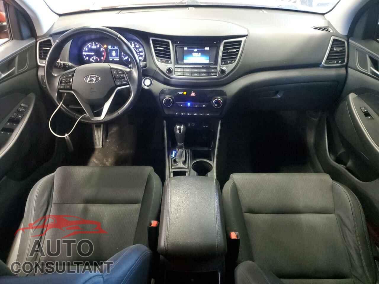 HYUNDAI TUCSON 2017 - KM8J3CA27HU341022