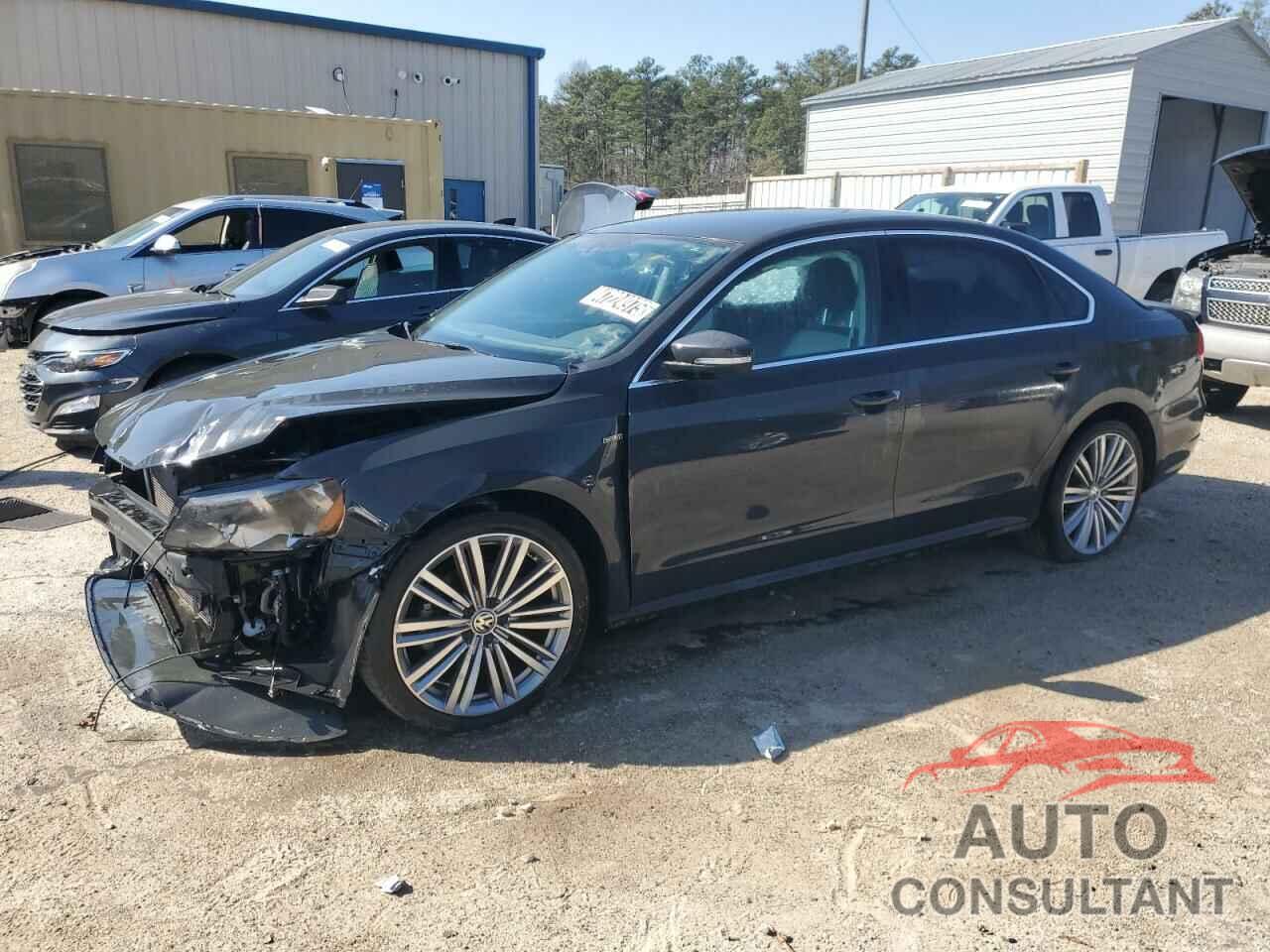 VOLKSWAGEN PASSAT 2015 - 1VWBT7A32FC041672