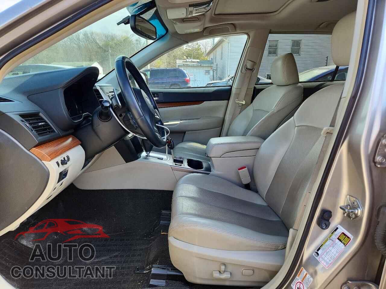 SUBARU OUTBACK 2014 - 4S4BRBLC5E3236015