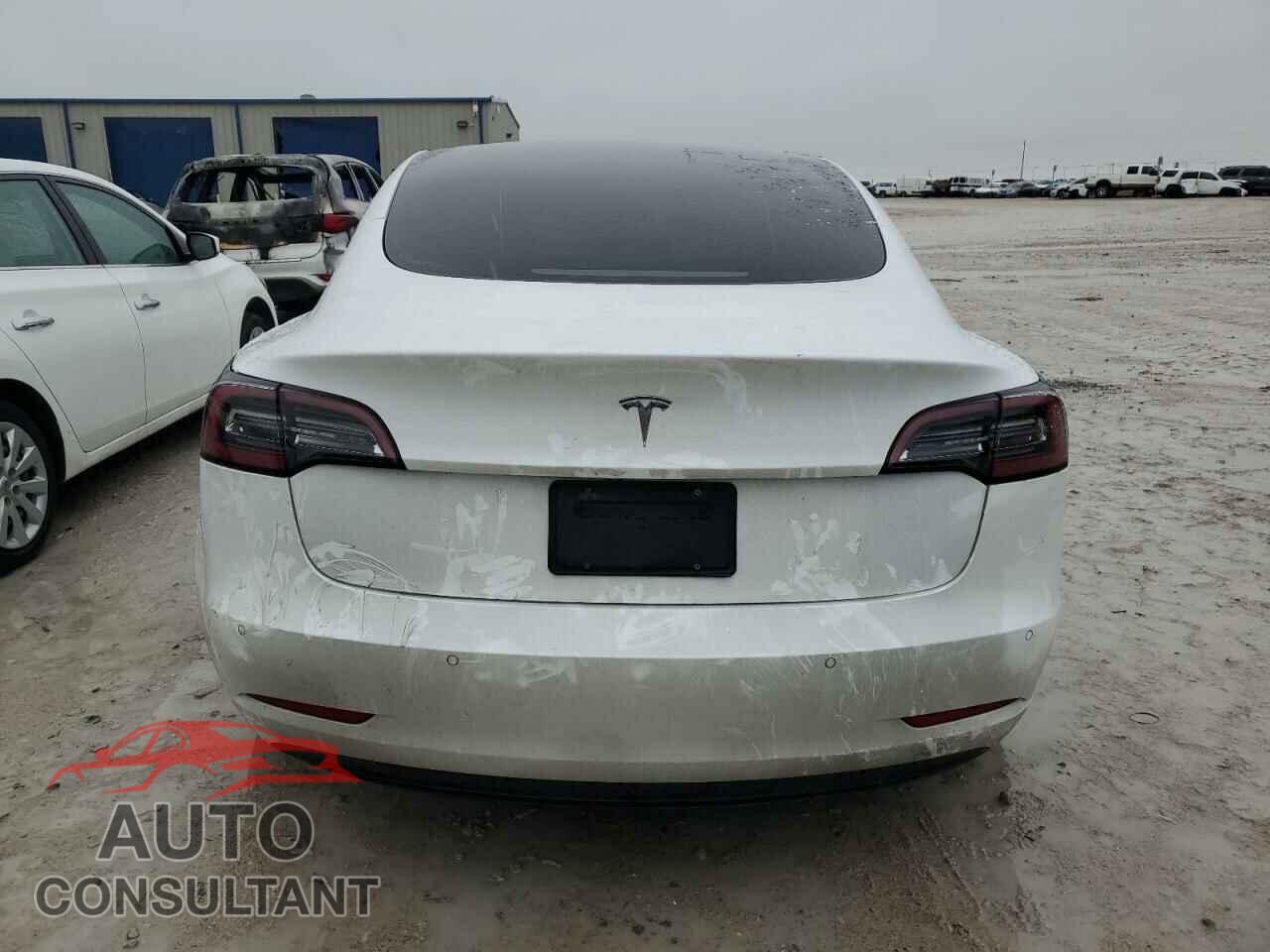TESLA MODEL 3 2021 - 5YJ3E1EA6MF858800