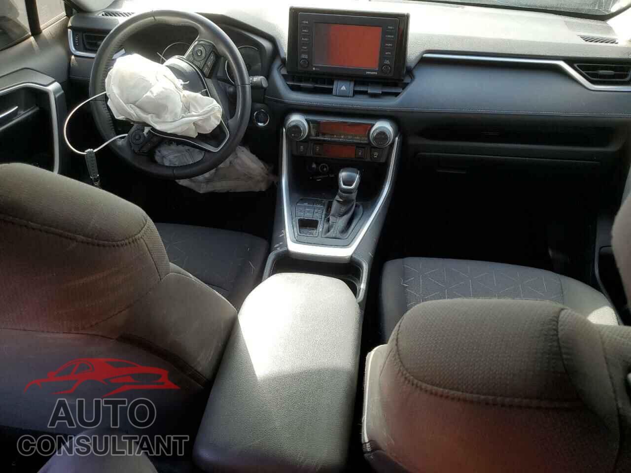 TOYOTA RAV4 2021 - JTMP1RFV2MD077101