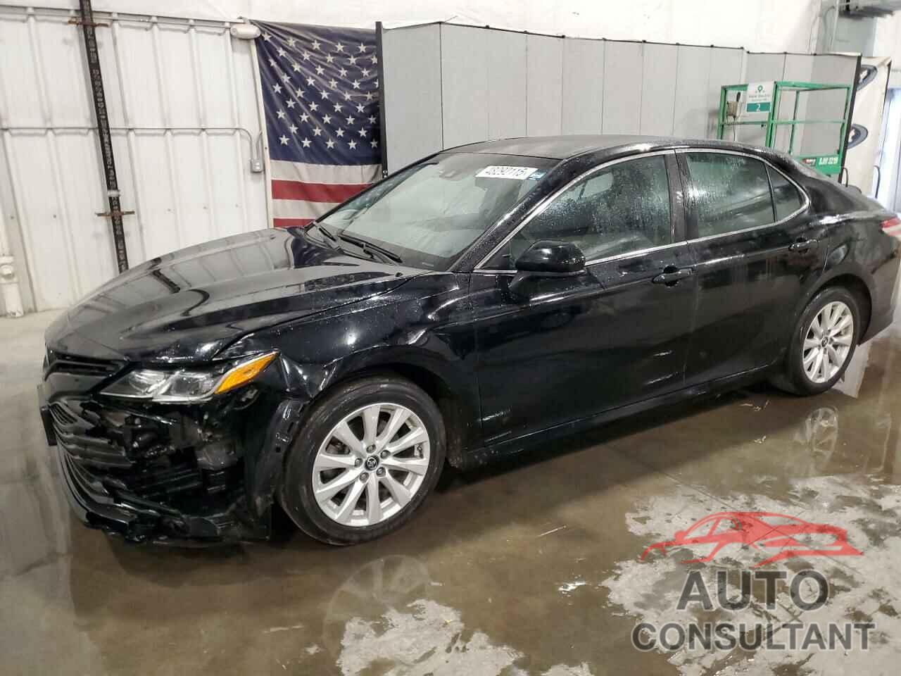 TOYOTA CAMRY 2018 - 4T1B11HK1JU128898