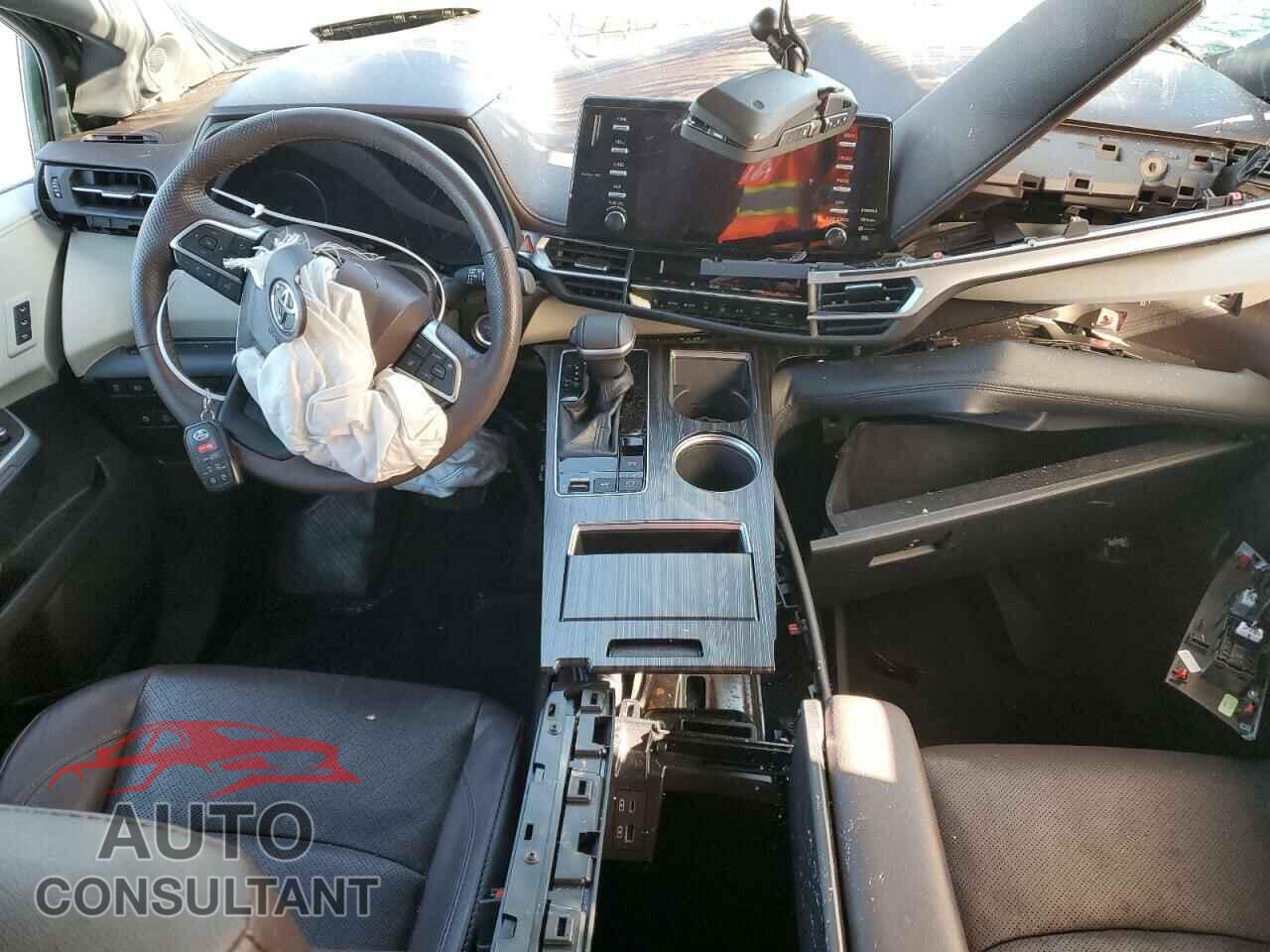 TOYOTA SIENNA 2021 - 5TDESKFC3MS009727