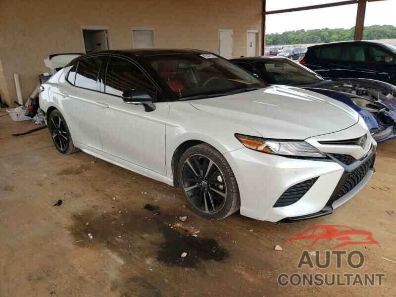 TOYOTA CAMRY 2018 - 4T1B61HK8JU073822