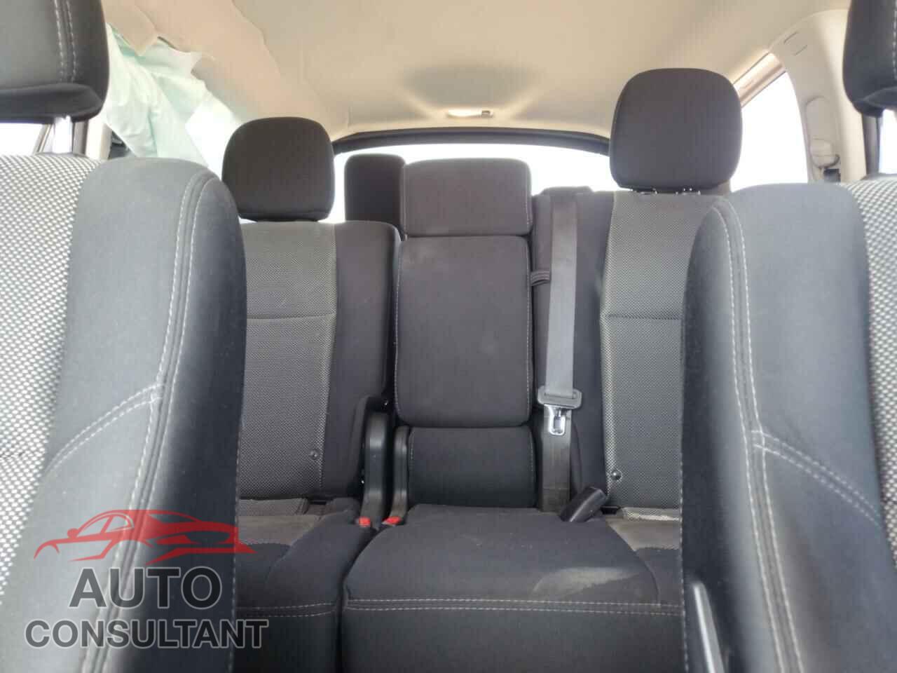 NISSAN PATHFINDER 2019 - 5N1DR2MM4KC591057