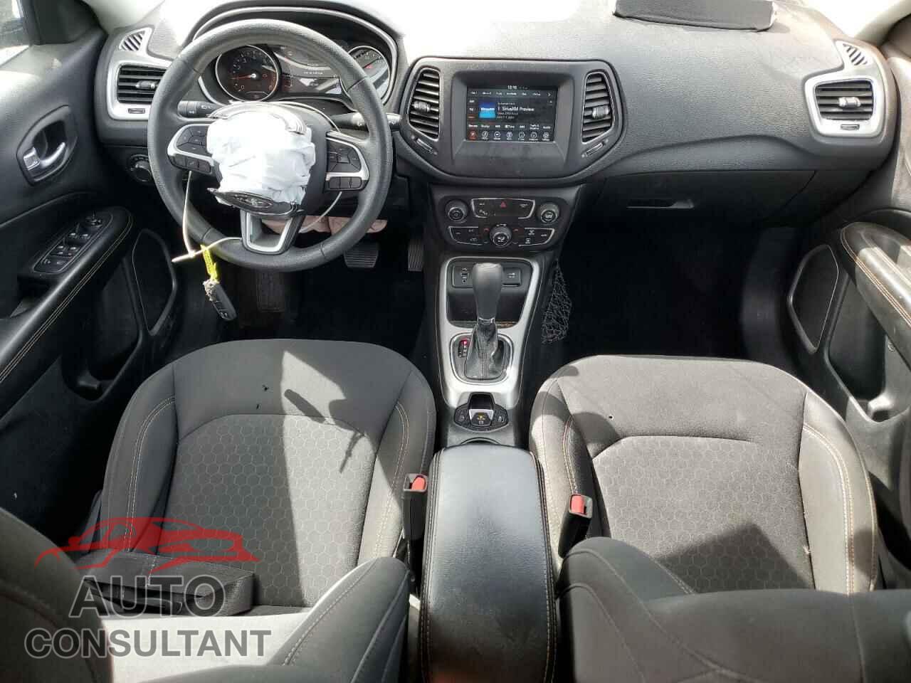 JEEP COMPASS 2018 - 3C4NJCAB4JT488295