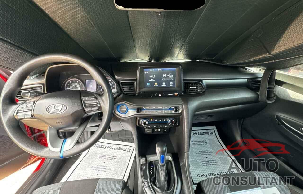 HYUNDAI VELOSTER 2019 - KMHTG6AF8KU017568