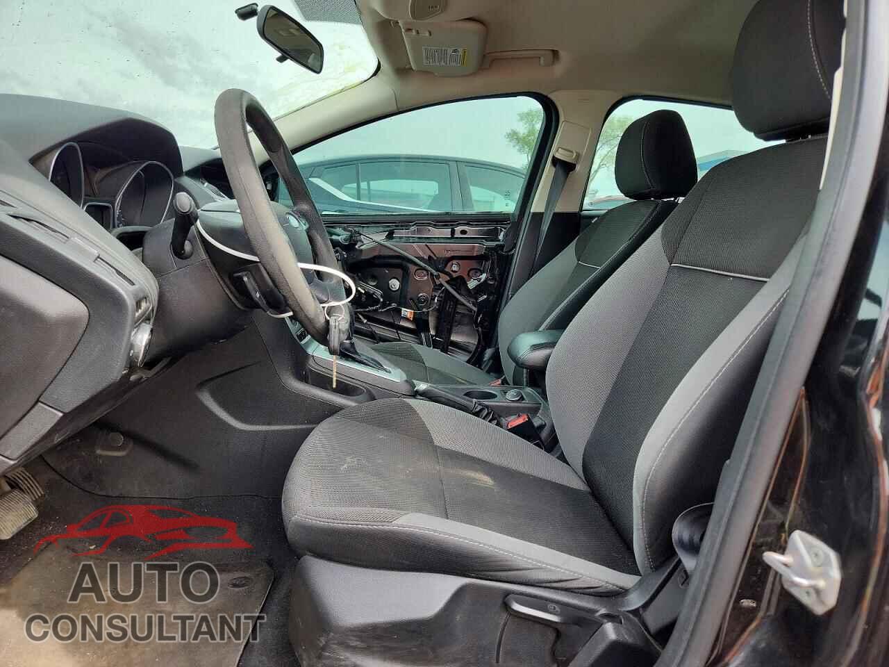 FORD FOCUS 2014 - 1FADP3K21EL209403
