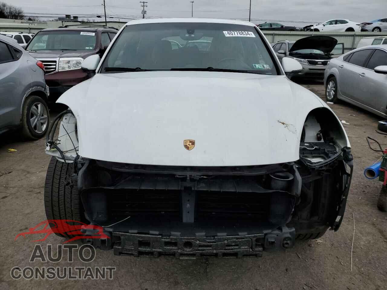 PORSCHE CAYENNE 2016 - WP1AA2A21GKA36032