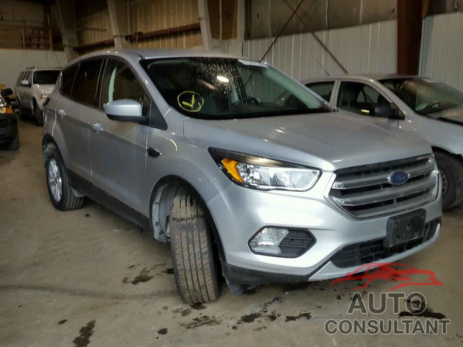 FORD ESCAPE 2017 - 1FMCU9G96HUC96443