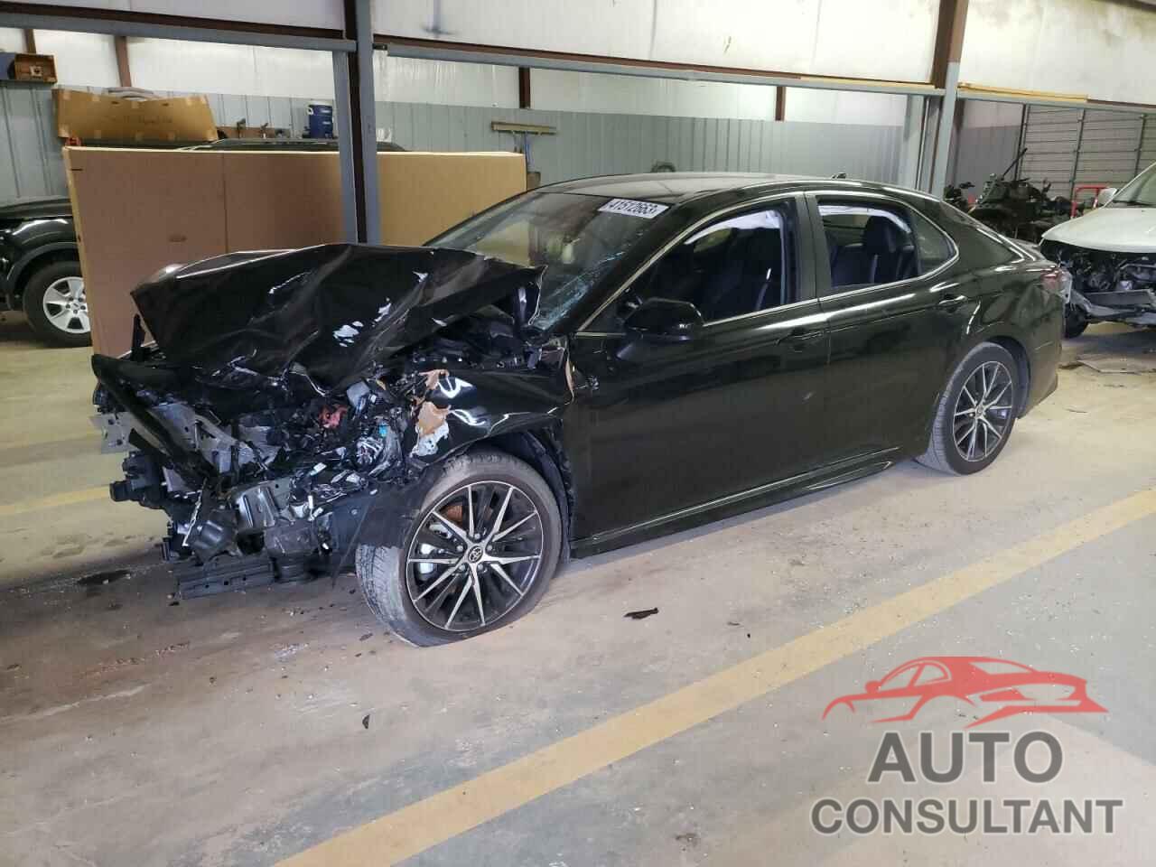 TOYOTA CAMRY 2021 - 4T1G11AKXMU581874
