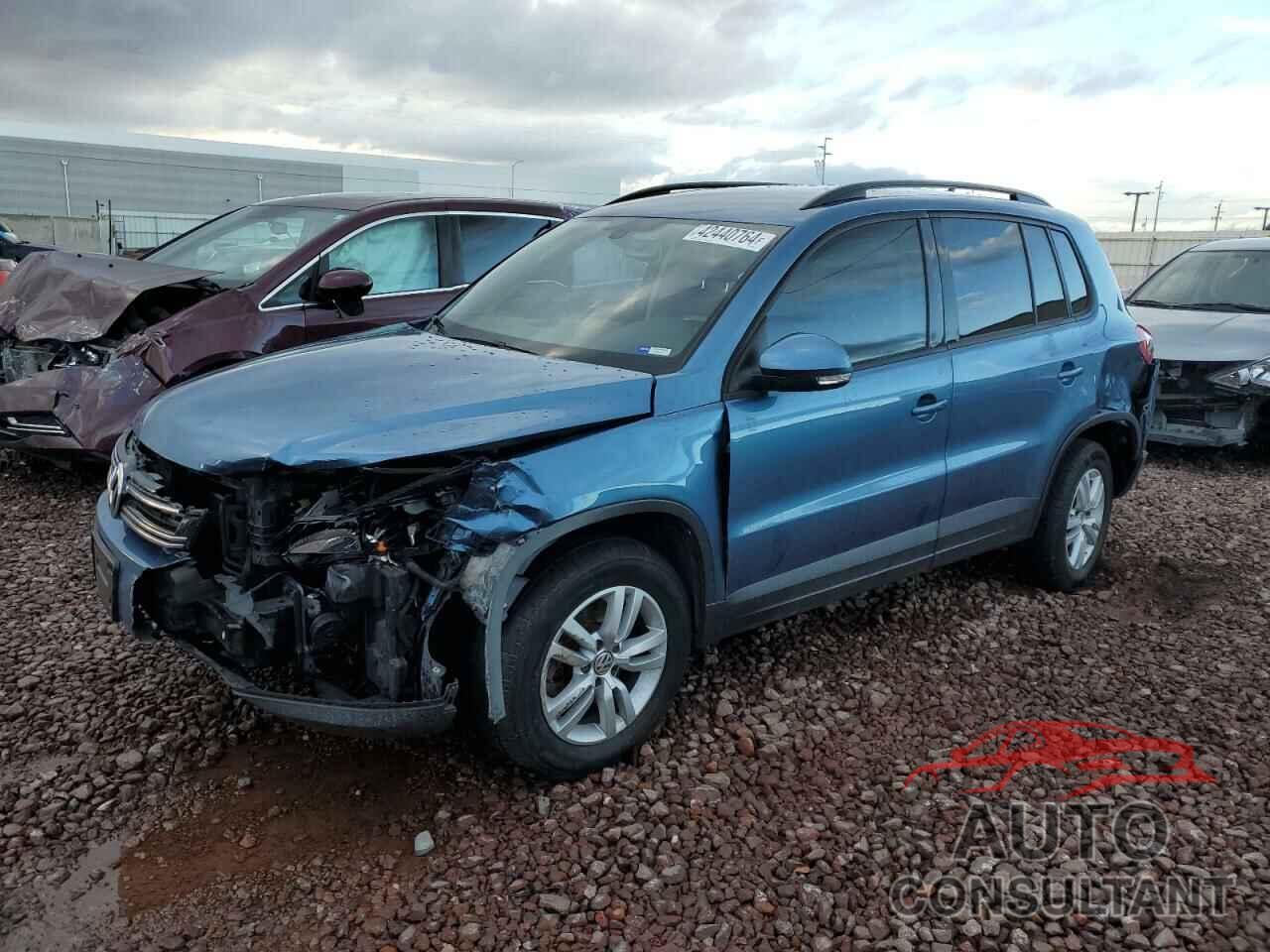 VOLKSWAGEN TIGUAN 2017 - WVGAV7AX1HW505379