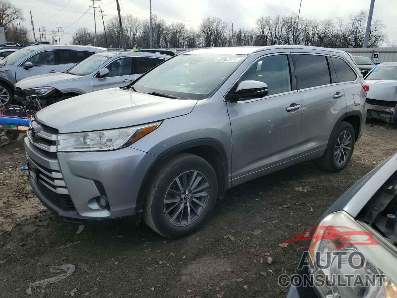 TOYOTA HIGHLANDER 2018 - 5TDJZRFH5JS555956