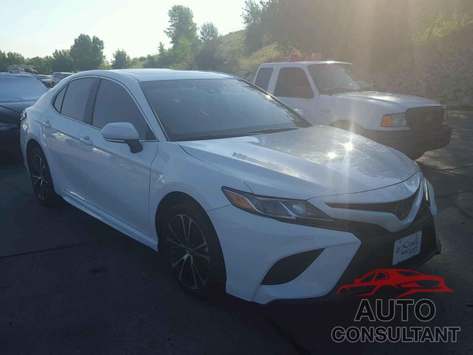 TOYOTA CAMRY 2018 - 4T1B11HKXJU630860
