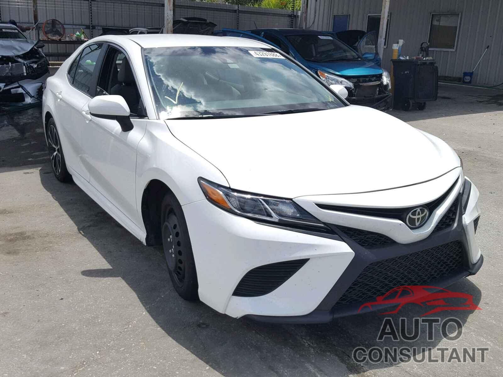 TOYOTA CAMRY 2018 - 4T1B11HK0JU545462
