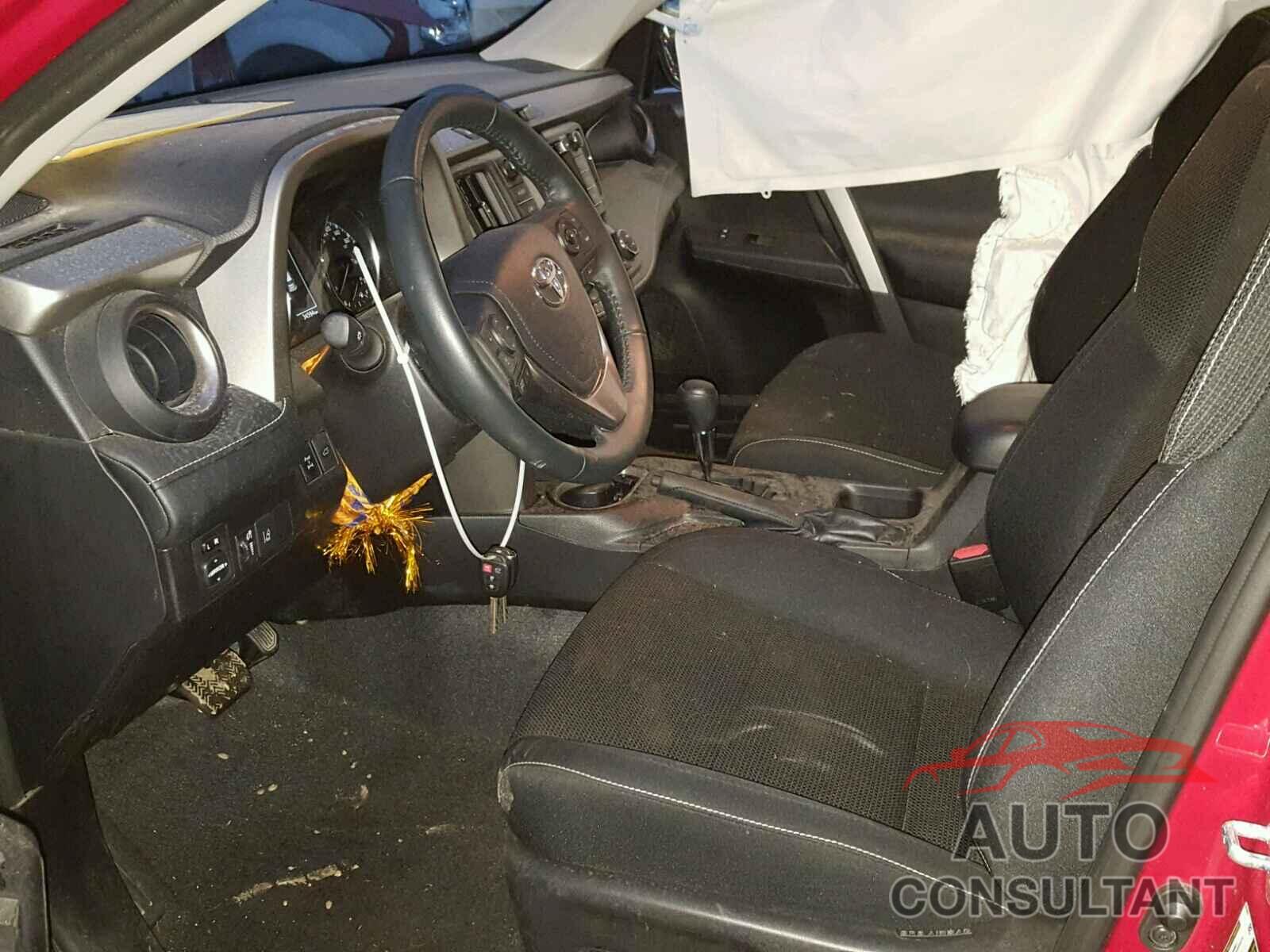 TOYOTA RAV4 XLE 2017 - 2T3RFREV1HW618031