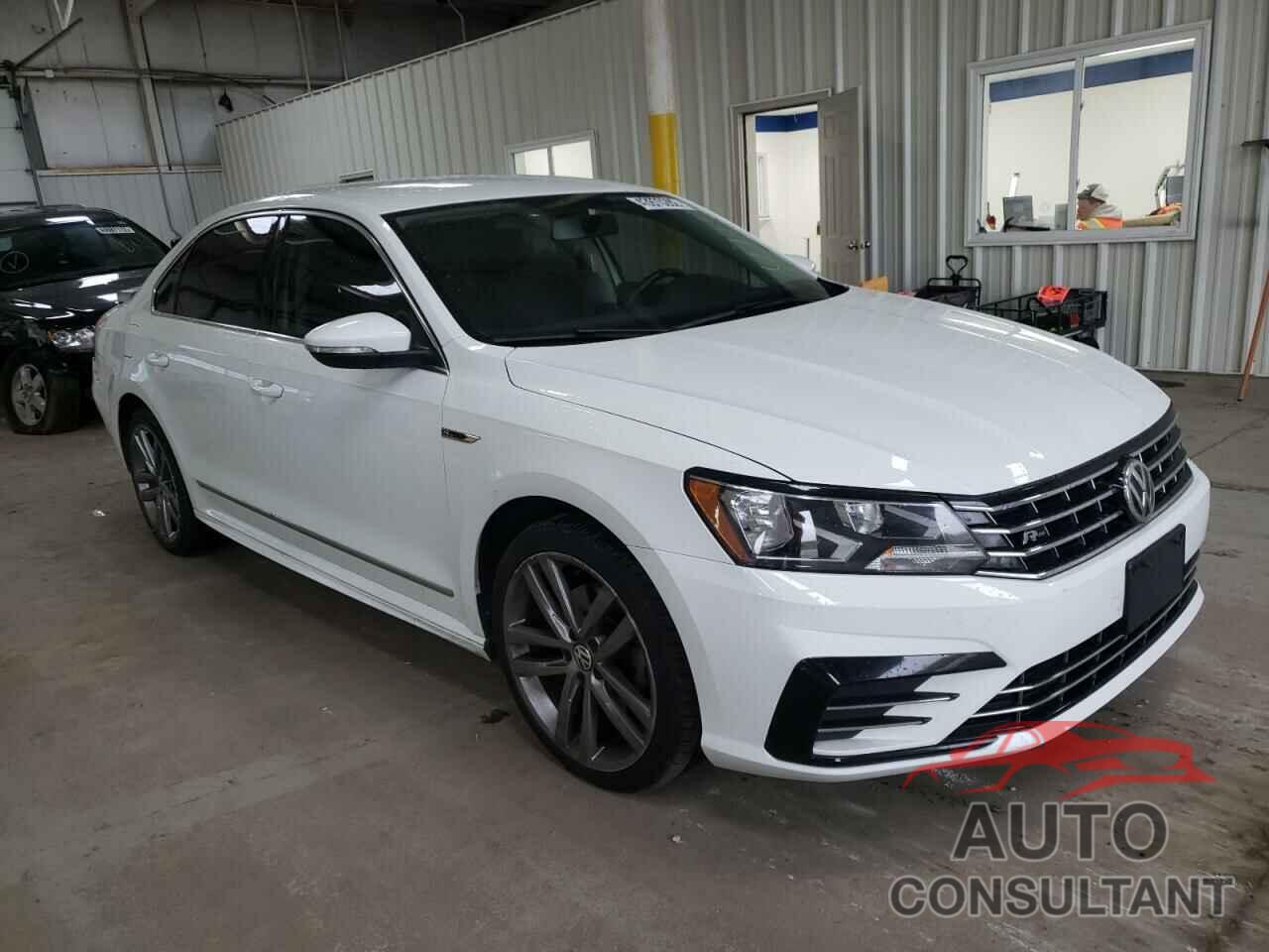 VOLKSWAGEN PASSAT 2017 - 1VWDT7A33HC001421