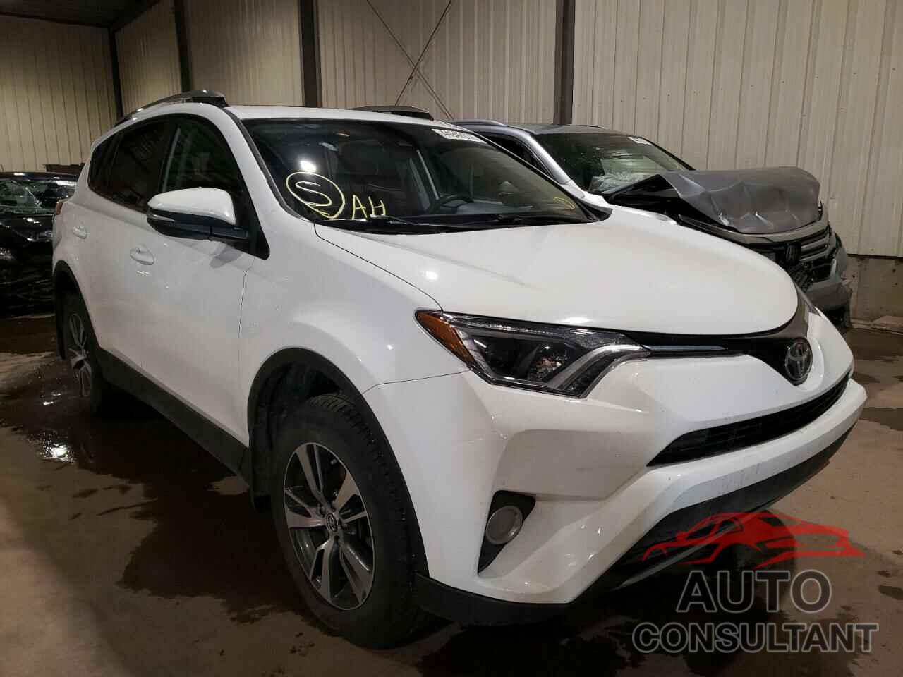 TOYOTA RAV4 2018 - 2T3RFREV8JW775755