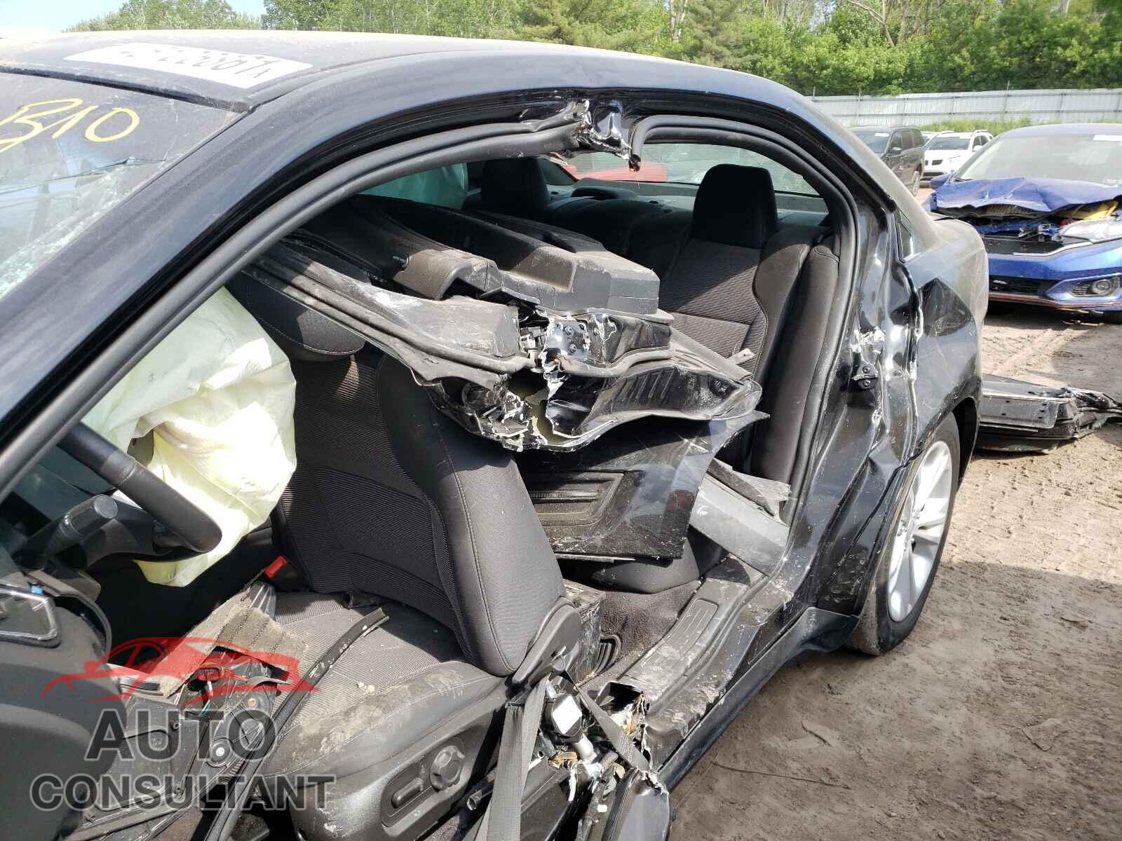 FORD TAURUS 2018 - 1FAHP2E85JG101042