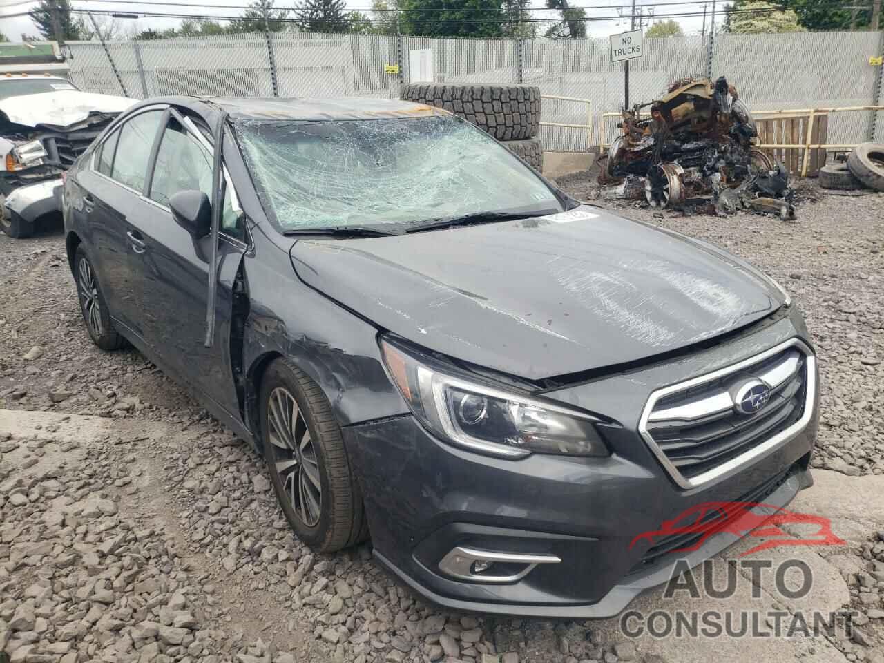 SUBARU LEGACY 2018 - 4S3BNAF68J3038474