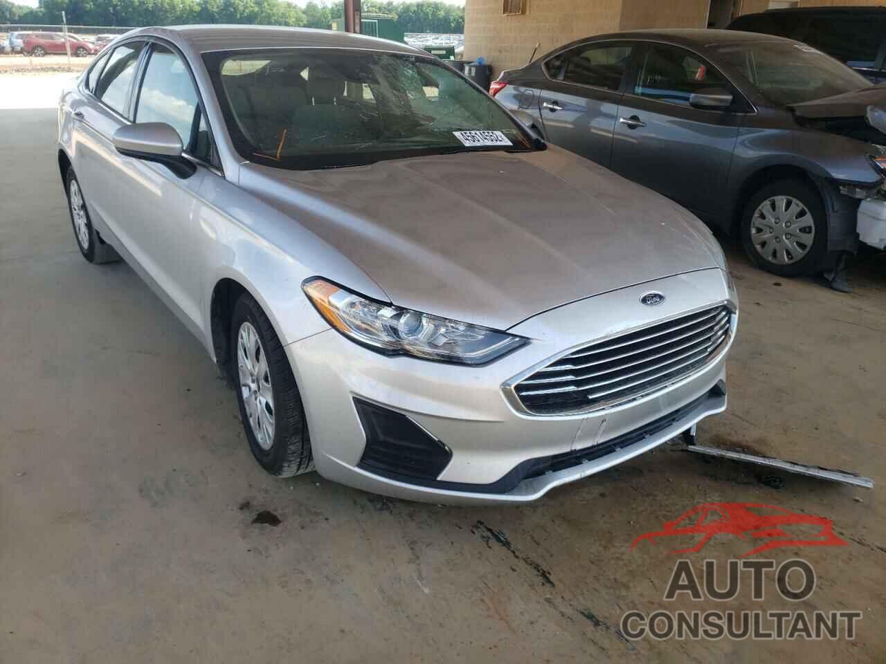 FORD FUSION 2019 - 3FA6P0G71KR246332