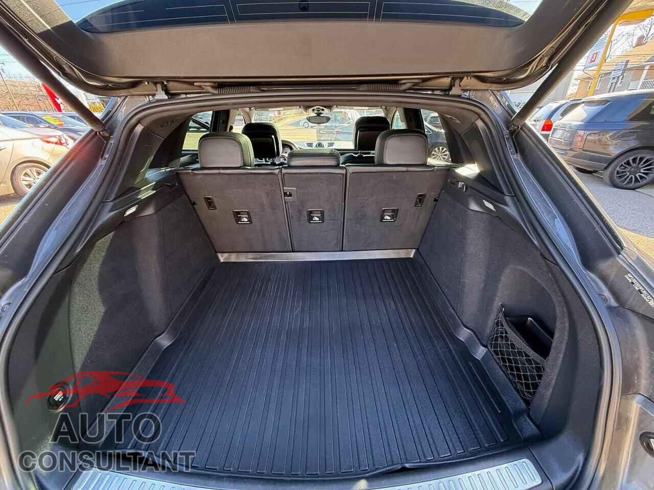 PORSCHE MACAN 2015 - WP1AB2A55FLB51927