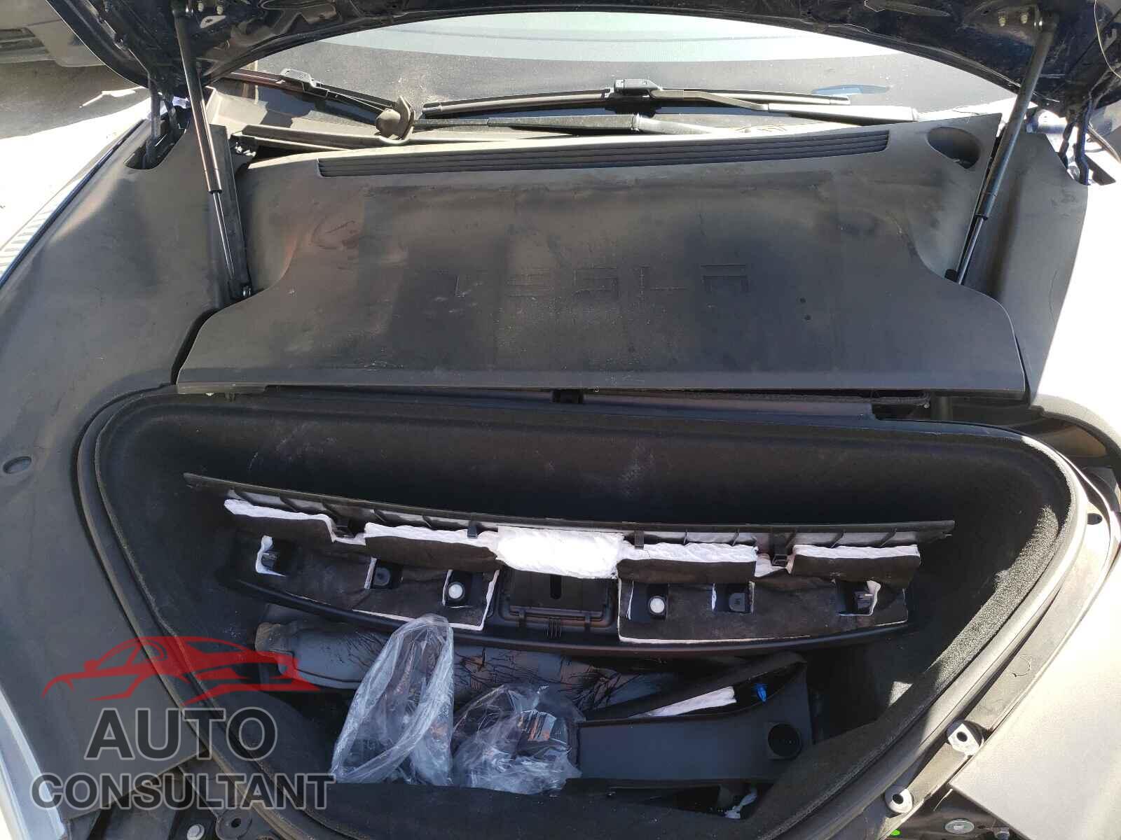 TESLA MODEL S 2019 - 5YJSA1E2XKF302180