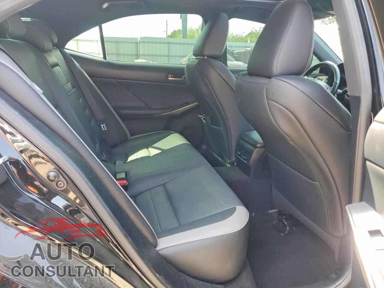 LEXUS IS 2020 - JTHGA1D20L5106404